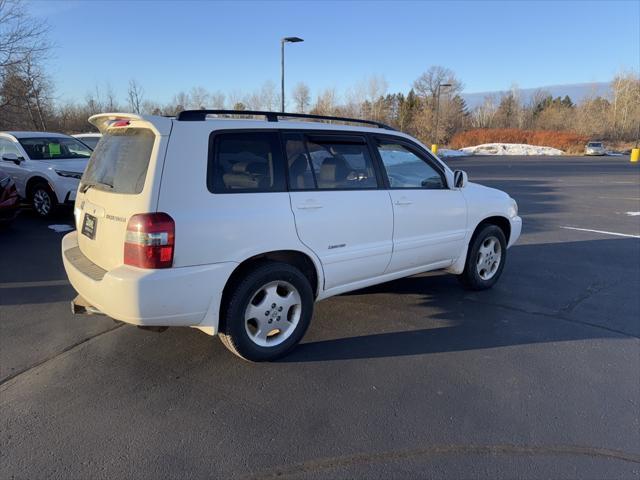 used 2007 Toyota Highlander car, priced at $8,570