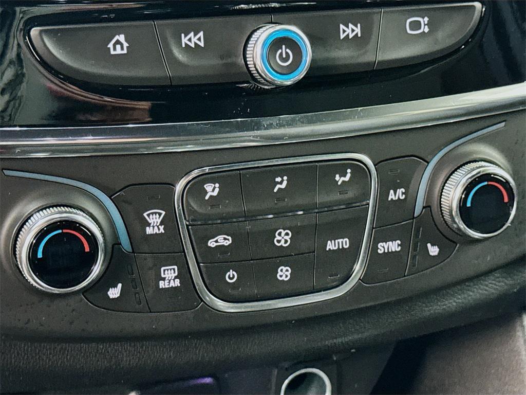 used 2023 Chevrolet Traverse car, priced at $31,500