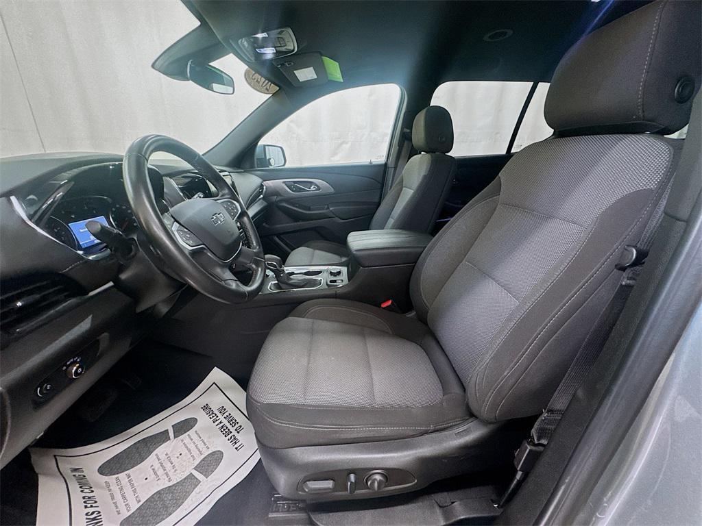 used 2023 Chevrolet Traverse car, priced at $31,500