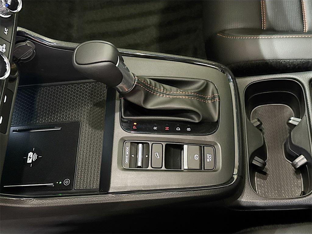 new 2026 Honda CR-V Hybrid car, priced at $39,675