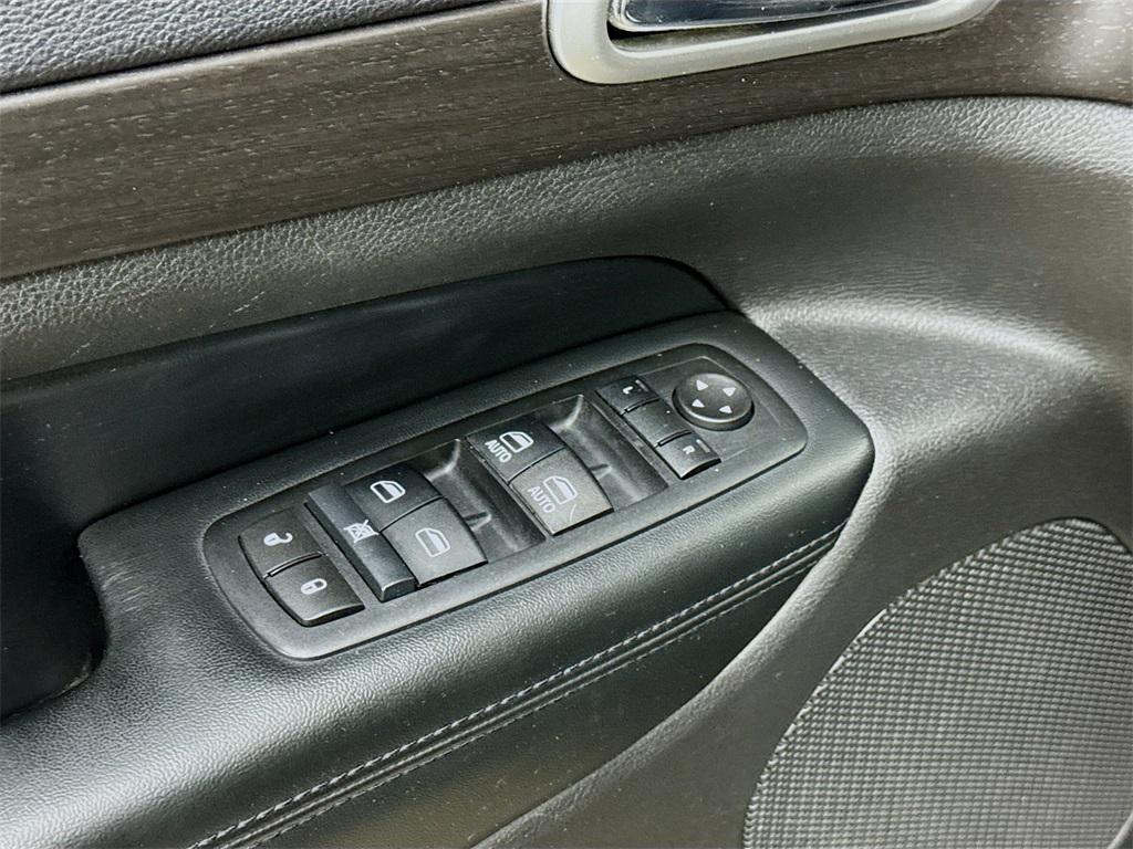 used 2015 Jeep Grand Cherokee car, priced at $8,650