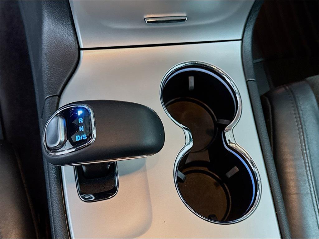 used 2015 Jeep Grand Cherokee car, priced at $8,650