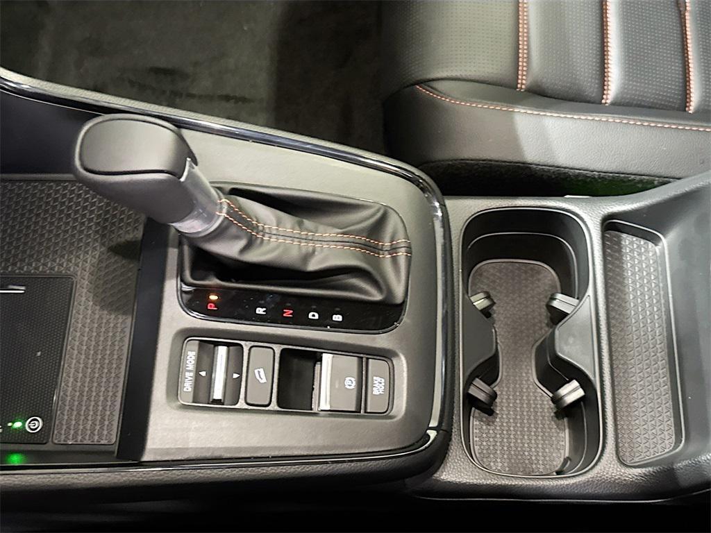 new 2026 Honda CR-V Hybrid car, priced at $39,675