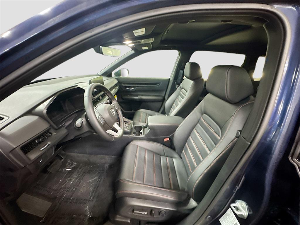 new 2026 Honda CR-V Hybrid car, priced at $39,675