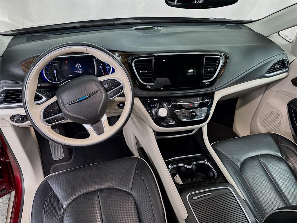used 2021 Chrysler Pacifica Hybrid car, priced at $25,500