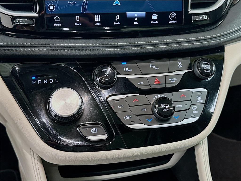 used 2021 Chrysler Pacifica Hybrid car, priced at $25,500