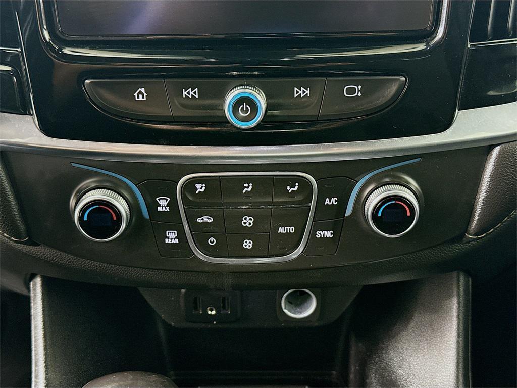 used 2022 Chevrolet Traverse car, priced at $24,500