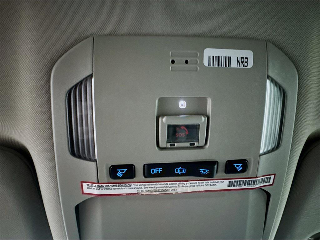 used 2020 Toyota Highlander car, priced at $21,650