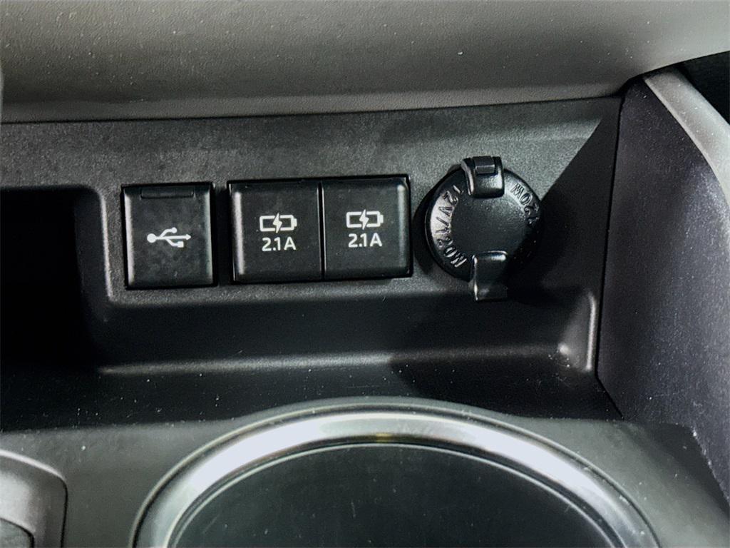 used 2020 Toyota Highlander car, priced at $21,650