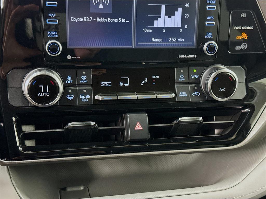 used 2020 Toyota Highlander car, priced at $21,650