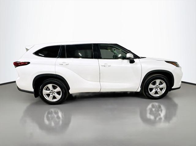 used 2022 Toyota Highlander car, priced at $29,750