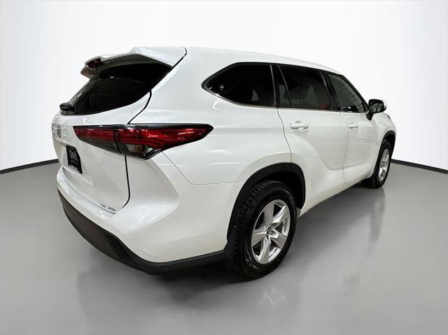 used 2022 Toyota Highlander car, priced at $29,750