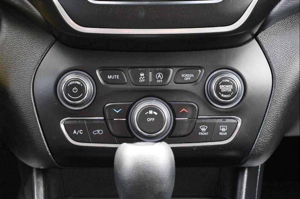 used 2021 Jeep Cherokee car, priced at $15,950