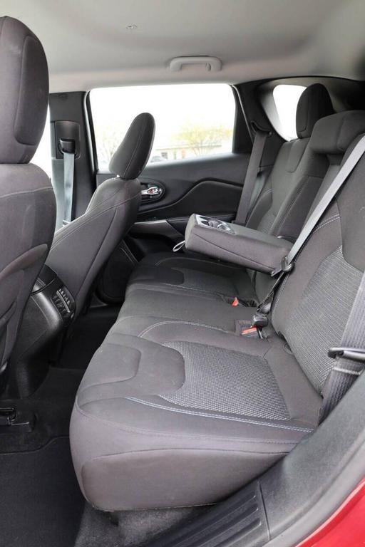 used 2021 Jeep Cherokee car, priced at $15,950