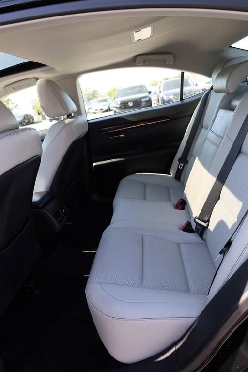 used 2015 Lexus ES 350 car, priced at $16,950