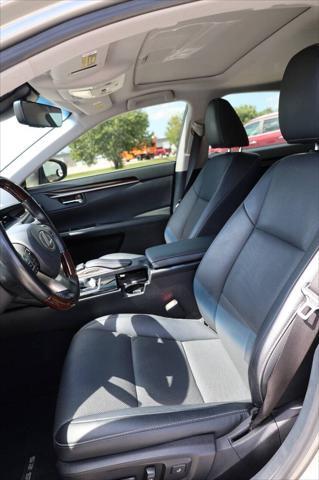 used 2018 Lexus ES 300h car, priced at $25,950