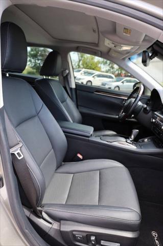 used 2018 Lexus ES 300h car, priced at $25,950