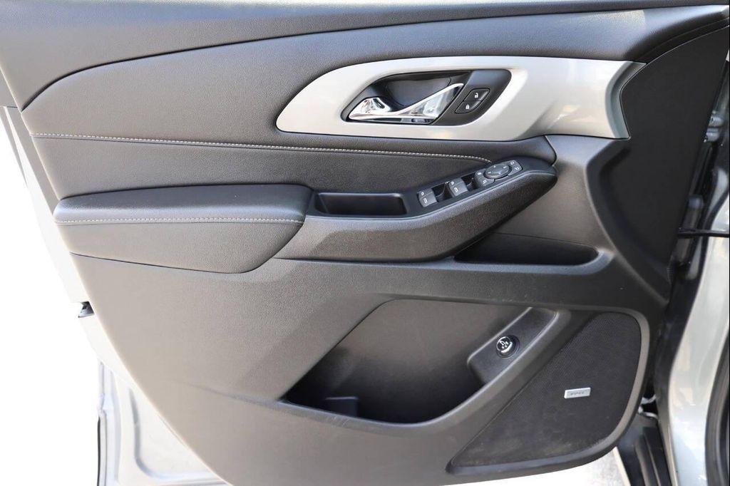 used 2023 Chevrolet Traverse car, priced at $28,950