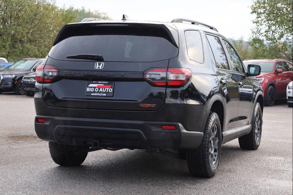 used 2025 Honda Pilot car, priced at $38,950