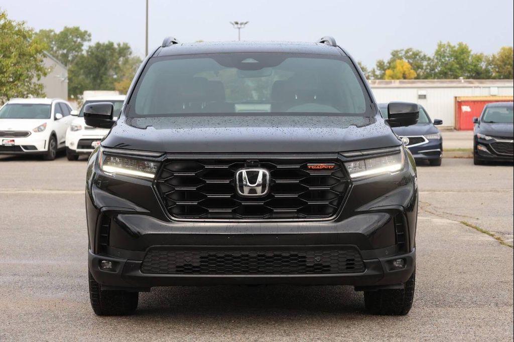 used 2025 Honda Pilot car, priced at $38,950