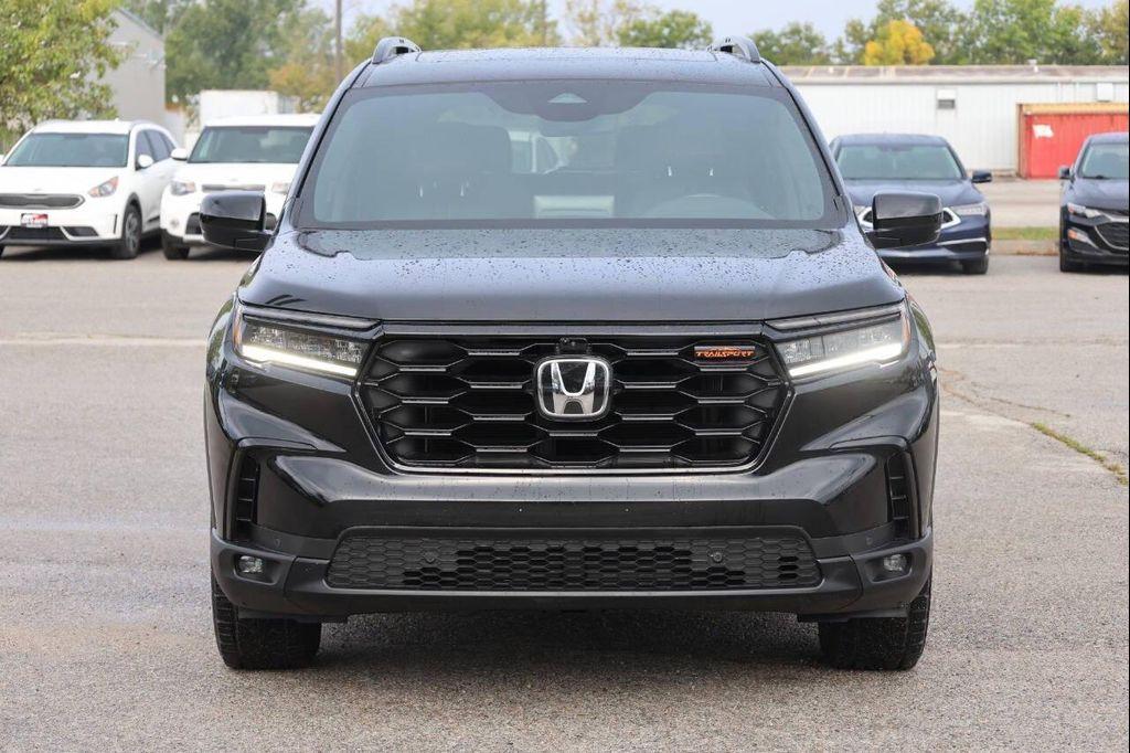used 2025 Honda Pilot car, priced at $38,950