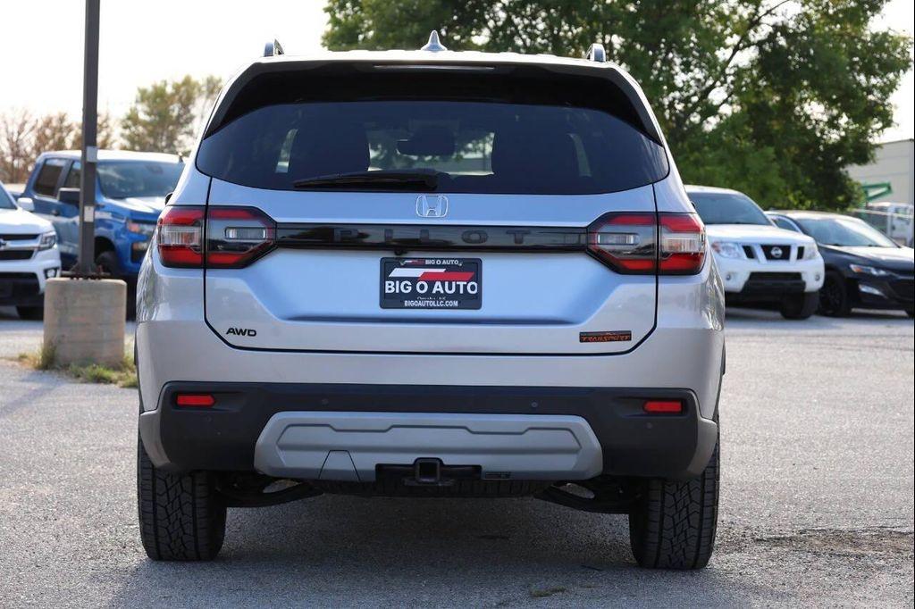 used 2025 Honda Pilot car, priced at $37,950
