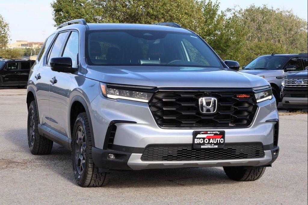 used 2025 Honda Pilot car, priced at $37,950