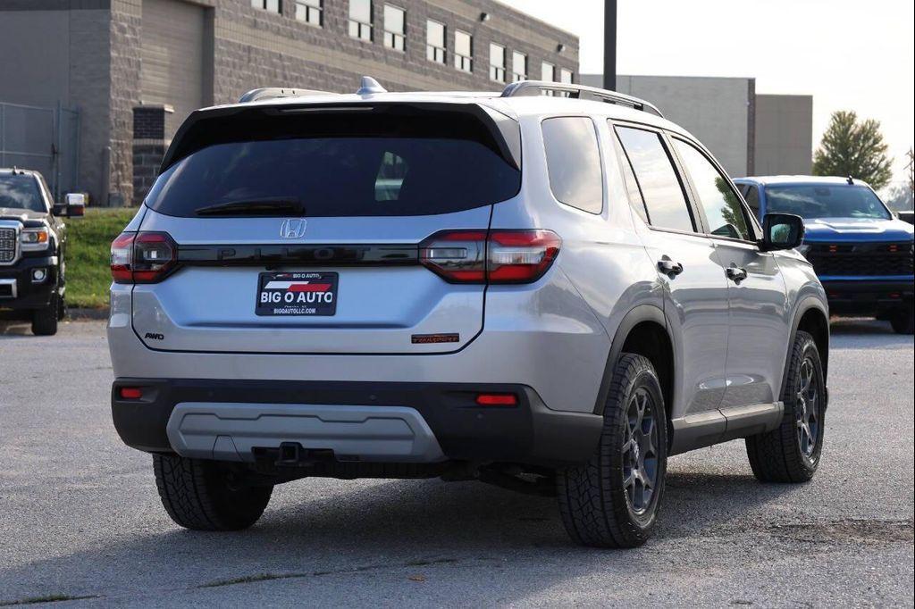 used 2025 Honda Pilot car, priced at $37,950