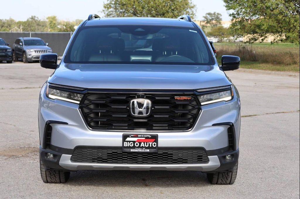 used 2025 Honda Pilot car, priced at $37,950