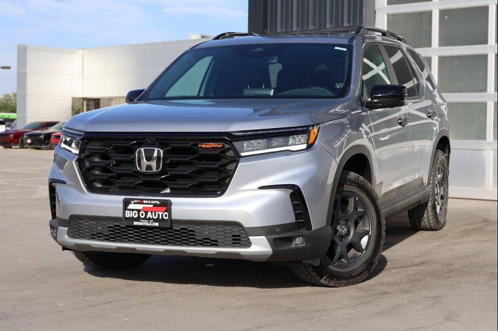 used 2025 Honda Pilot car, priced at $37,950