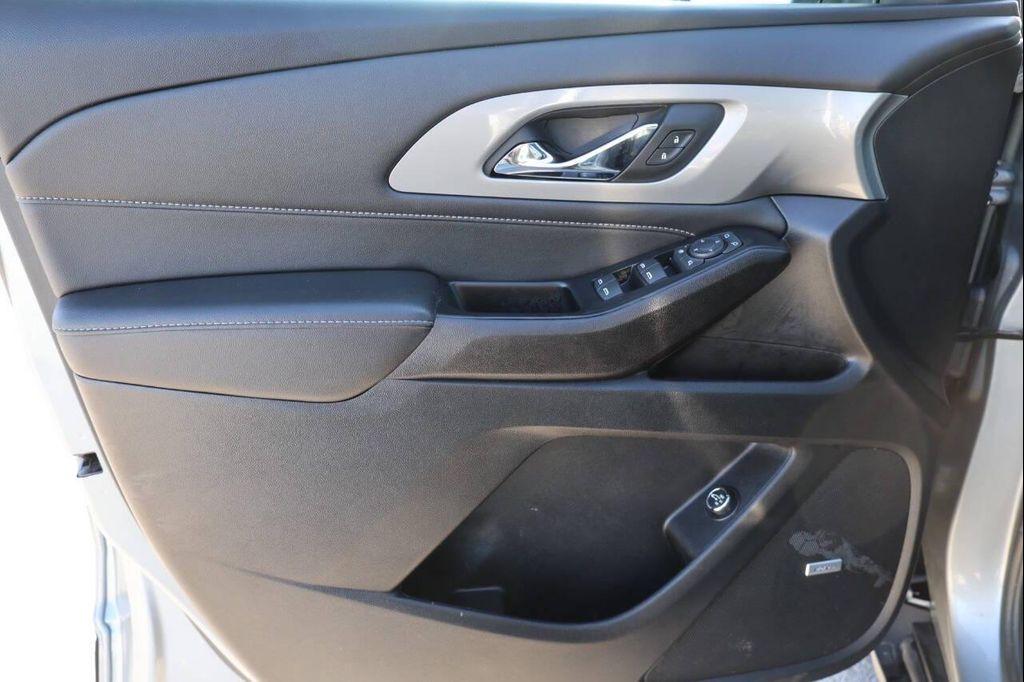used 2023 Chevrolet Traverse car, priced at $29,950