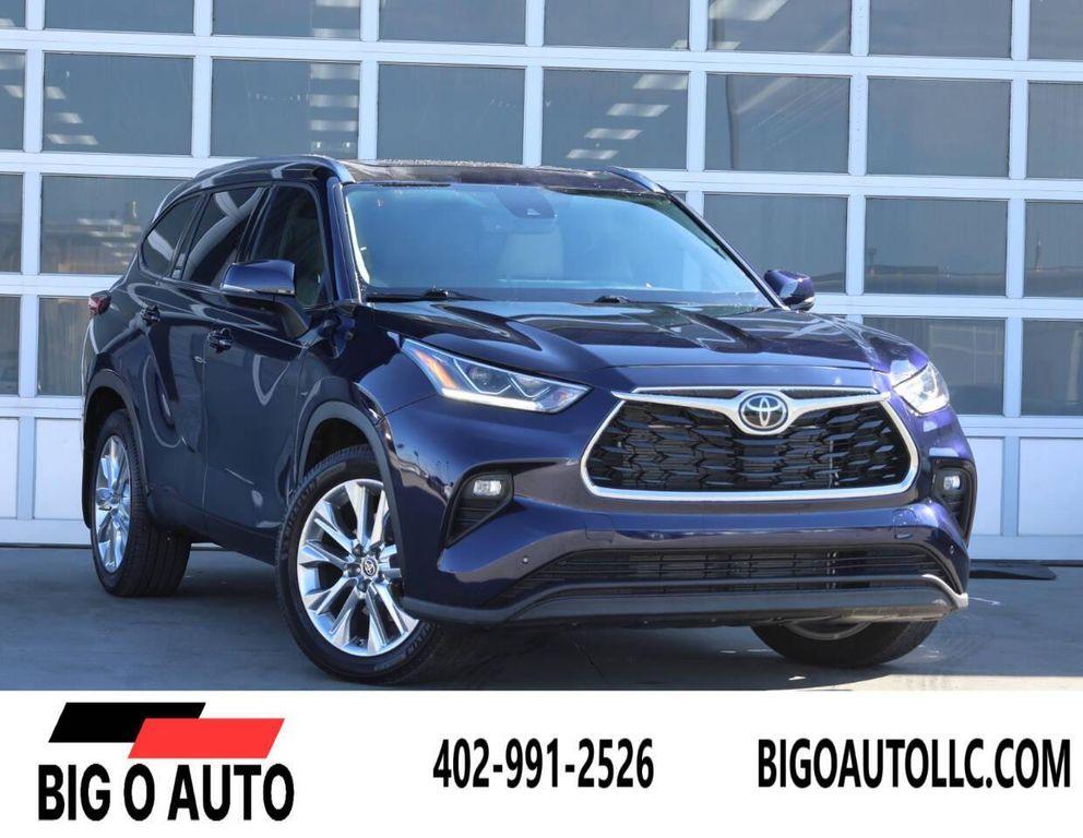 used 2023 Toyota Highlander car, priced at $36,950