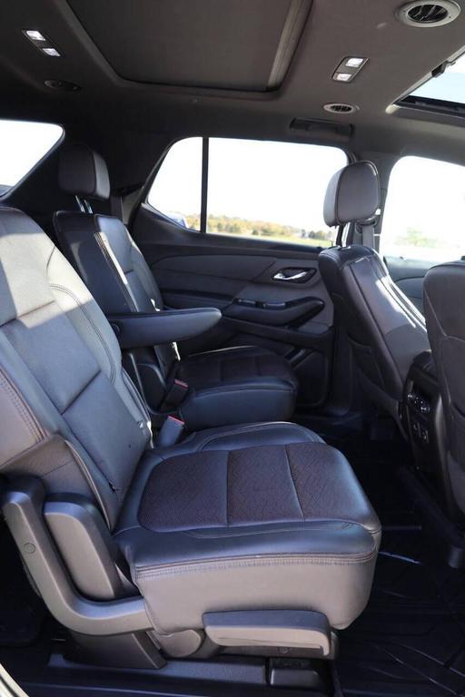 used 2022 Chevrolet Traverse car, priced at $27,950