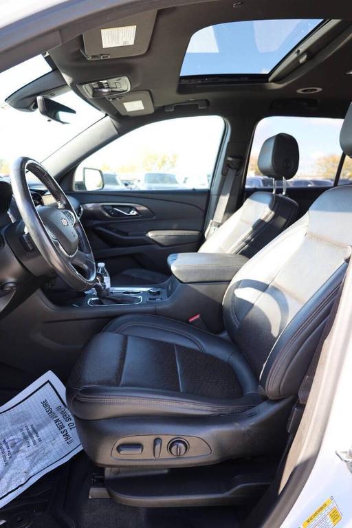used 2022 Chevrolet Traverse car, priced at $27,950