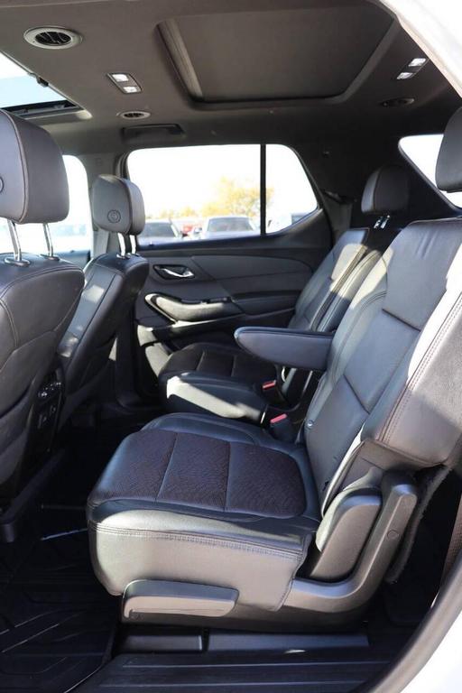 used 2022 Chevrolet Traverse car, priced at $27,950