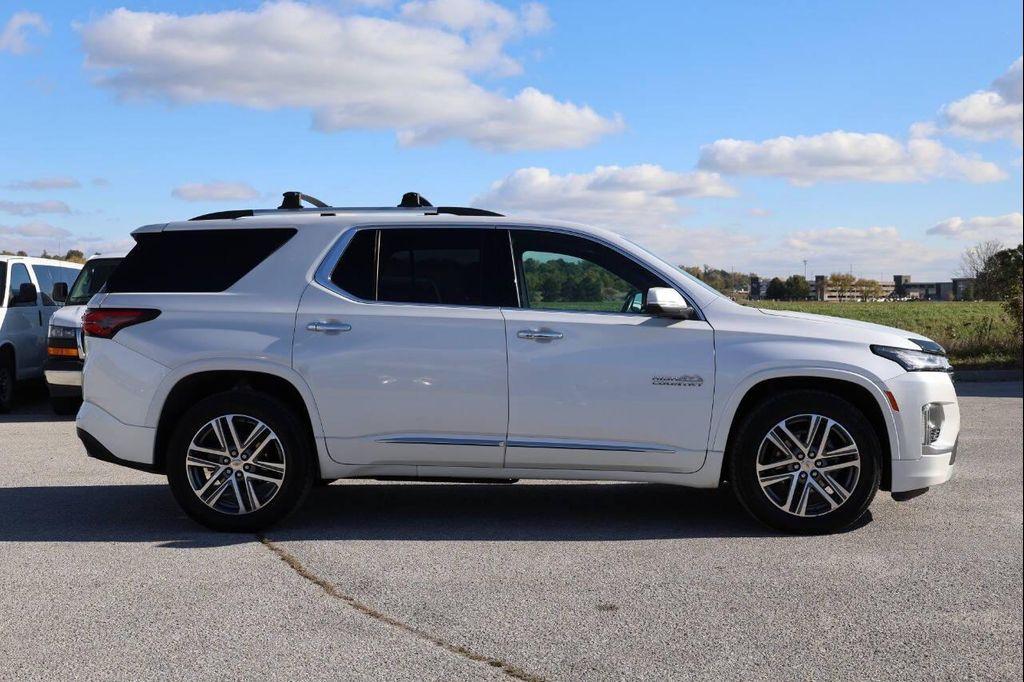 used 2022 Chevrolet Traverse car, priced at $27,950