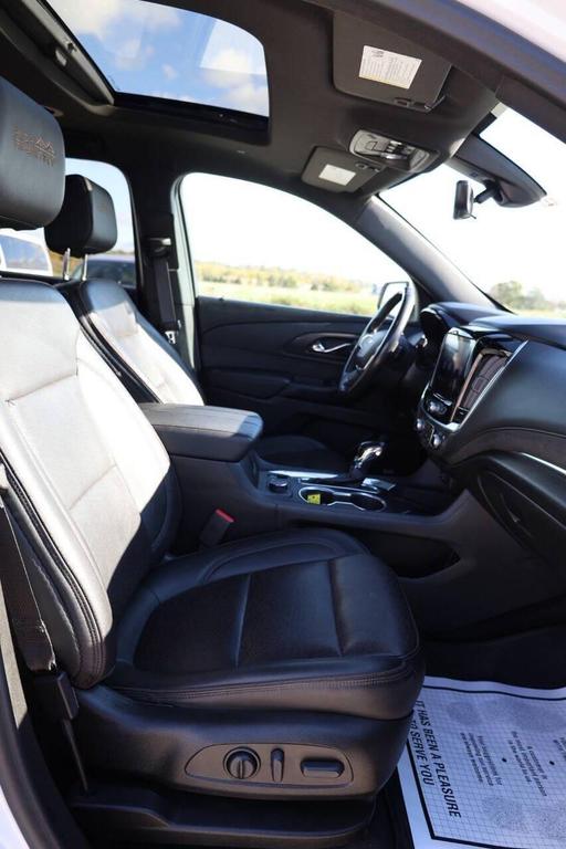 used 2022 Chevrolet Traverse car, priced at $27,950