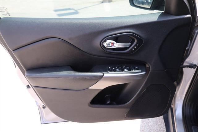 used 2019 Jeep Cherokee car, priced at $17,950