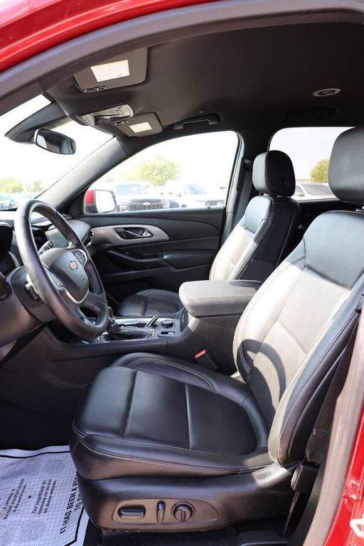used 2023 Chevrolet Traverse car, priced at $27,950