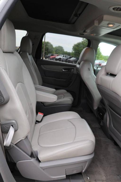 used 2015 Chevrolet Traverse car, priced at $11,950