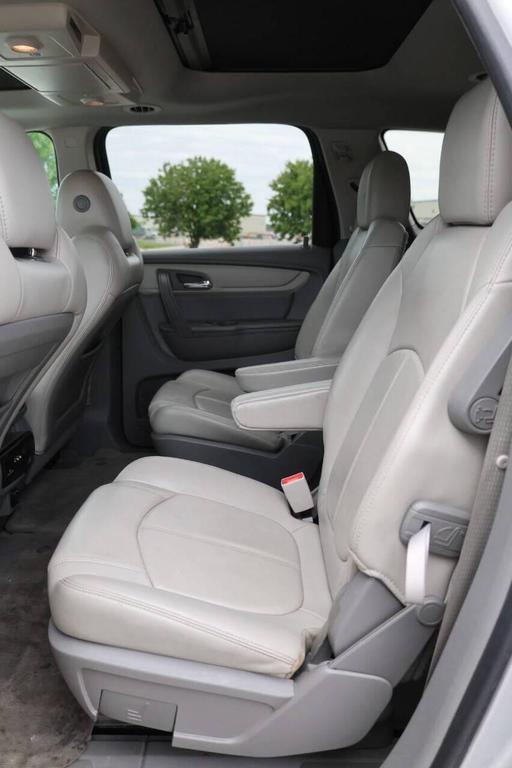 used 2015 Chevrolet Traverse car, priced at $11,950