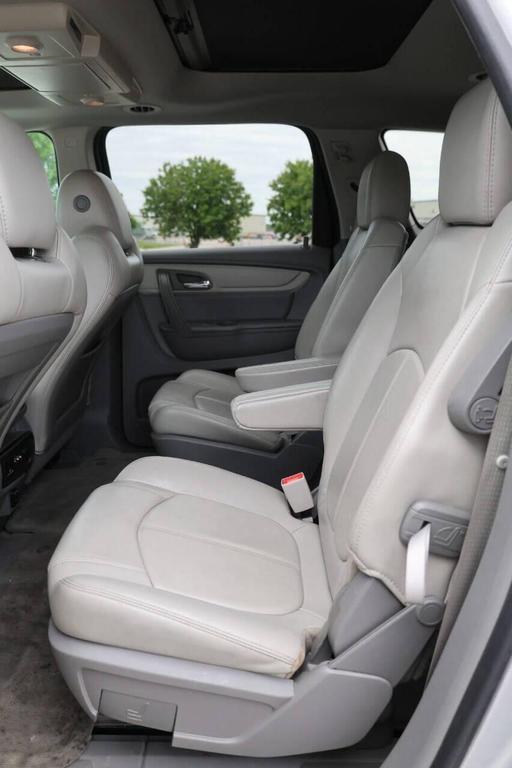 used 2015 Chevrolet Traverse car, priced at $10,950