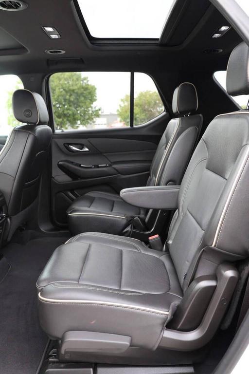 used 2022 Chevrolet Traverse car, priced at $28,950