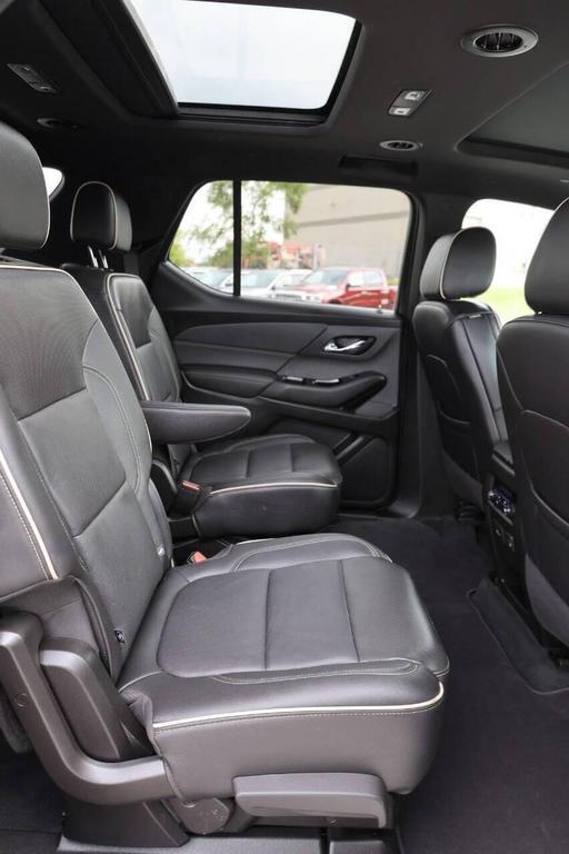 used 2022 Chevrolet Traverse car, priced at $28,950