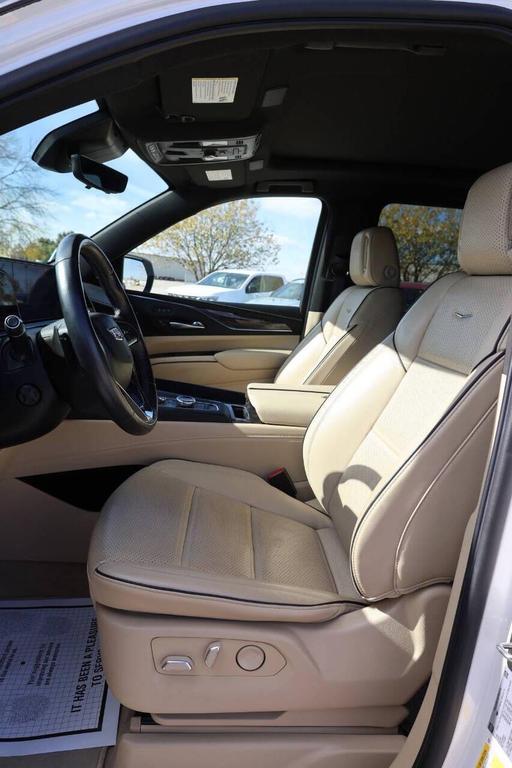 used 2022 Cadillac Escalade ESV car, priced at $64,950