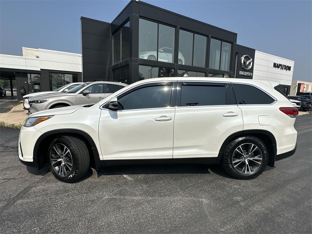 used 2019 Toyota Highlander car, priced at $23,214