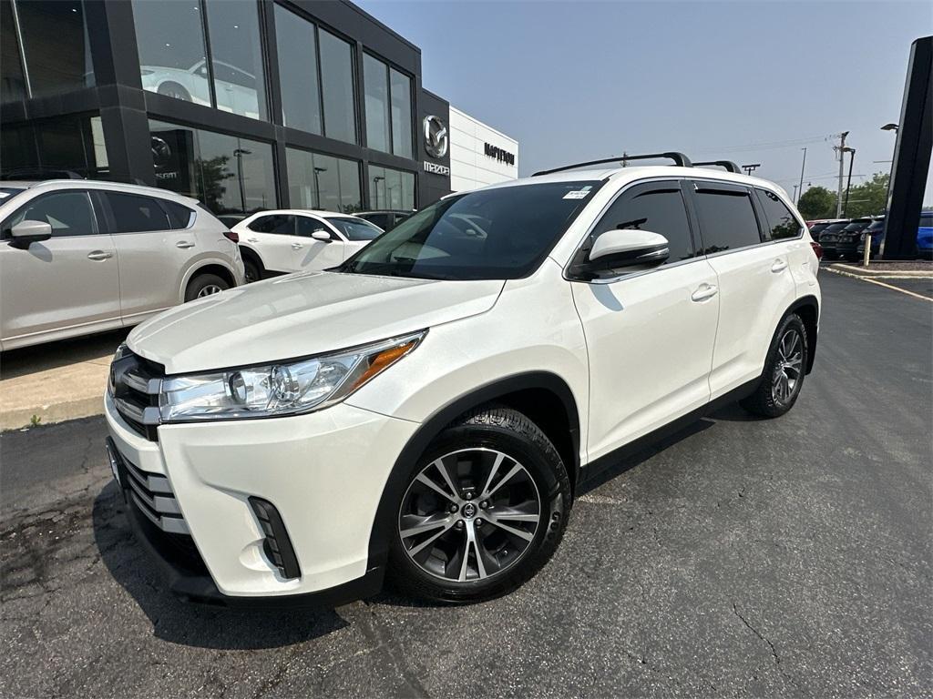 used 2019 Toyota Highlander car, priced at $23,214