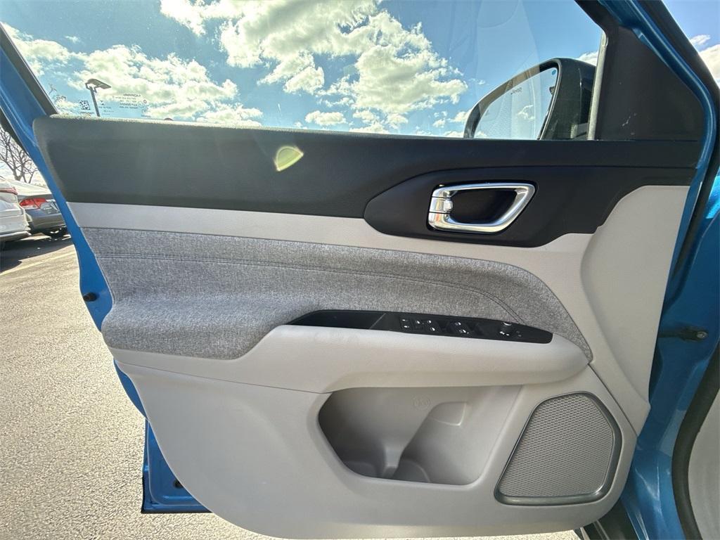 used 2022 Jeep Compass car, priced at $20,924