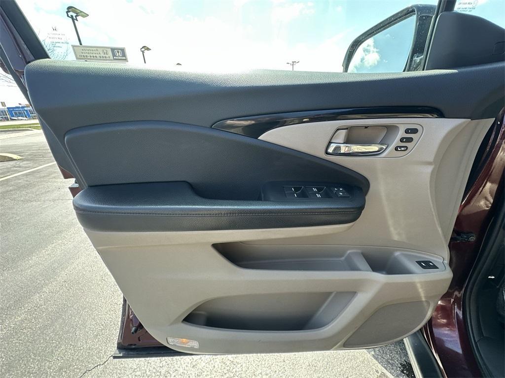 used 2019 Honda Pilot car, priced at $25,944