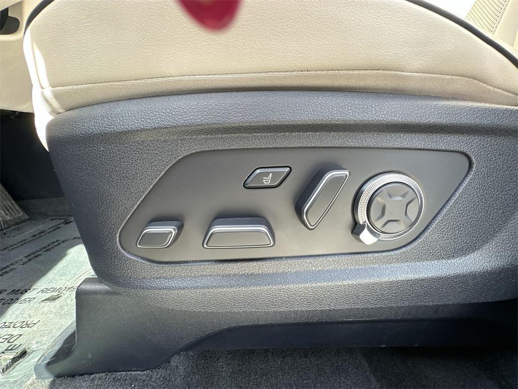 used 2023 Hyundai Palisade car, priced at $39,914